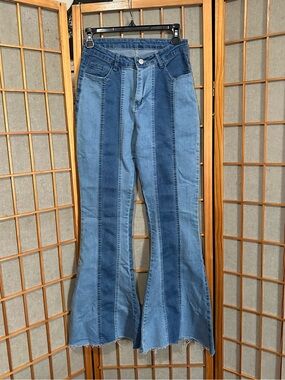 Two-Tone Blue Flared Women’s Jeans
